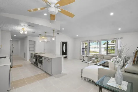 397 Ne Gulfstream Avenue Port Saint Lucie FL 34983
