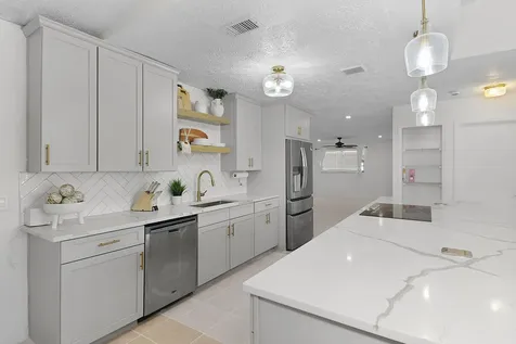 397 Ne Gulfstream Avenue Port Saint Lucie FL 34983