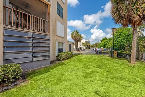 896 N Federal Highway Lantana FL 33462