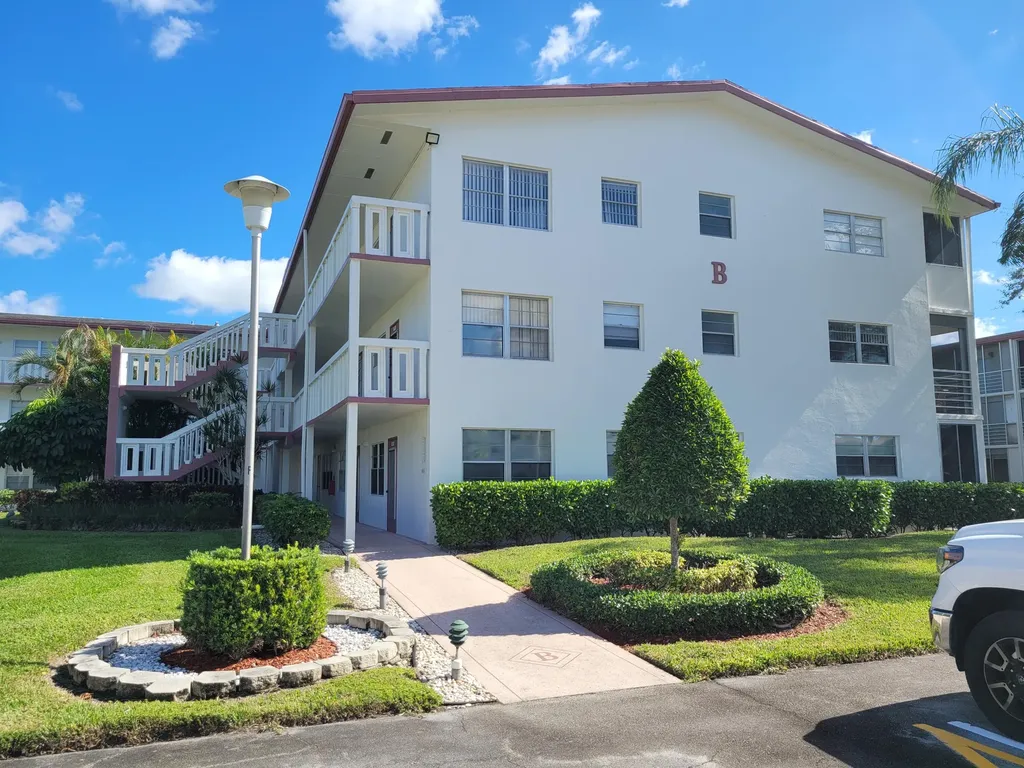 84 Fanshaw B Boca Raton FL 33434