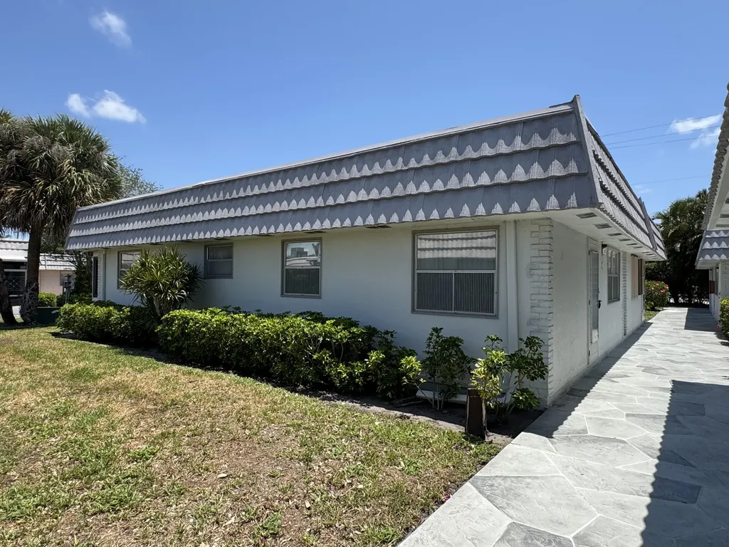 52 Valencia C Delray Beach FL 33446