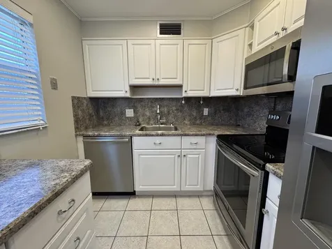 52 Valencia C Delray Beach FL 33446