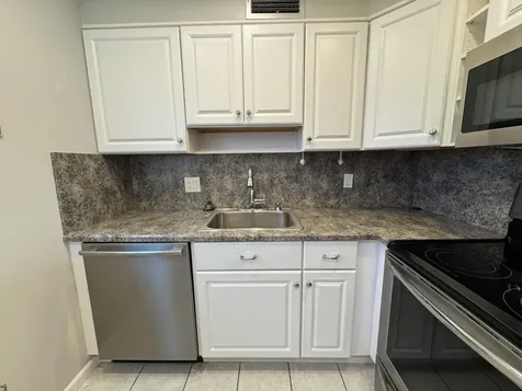 52 Valencia C Delray Beach FL 33446