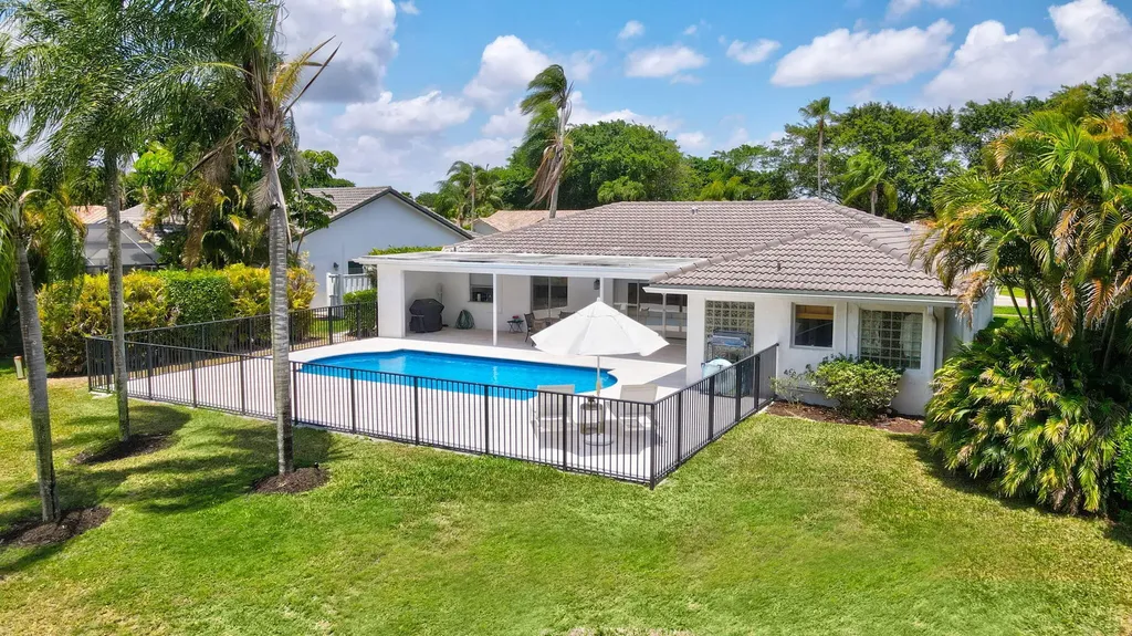 10194 Harbourtown Court Boca Raton FL 33498
