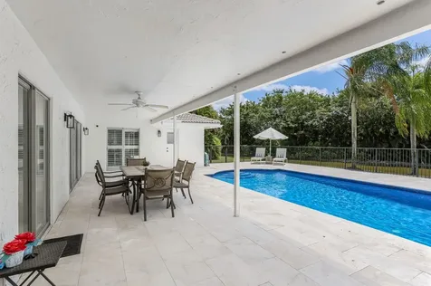 10194 Harbourtown Court Boca Raton FL 33498