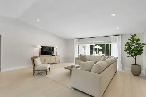 10194 Harbourtown Court Boca Raton FL 33498