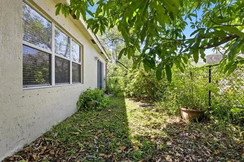 1023 Center Stone Lane Riviera Beach FL 33404