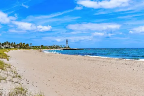 1906 Bay Drive Pompano Beach FL 33062