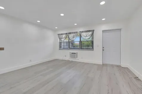 110 Dorchester West Palm Beach FL 33417