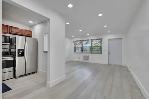 110 Dorchester West Palm Beach FL 33417