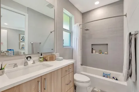 5747 Paddington Way Boca Raton FL 33496