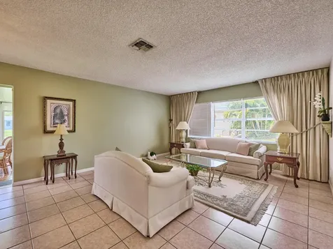 7261 Pine Forest Circle Lake Worth FL 33467