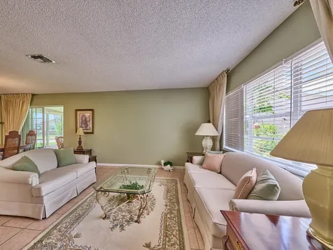 7261 Pine Forest Circle Lake Worth FL 33467