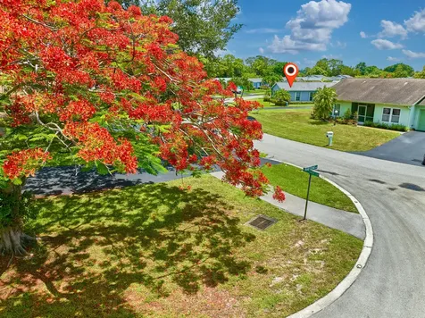 7261 Pine Forest Circle Lake Worth FL 33467