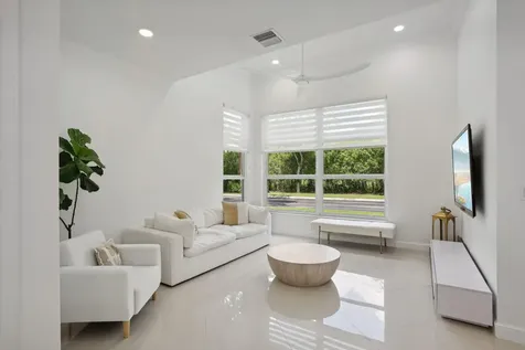 6692 Nw 25th Way Boca Raton FL 33496