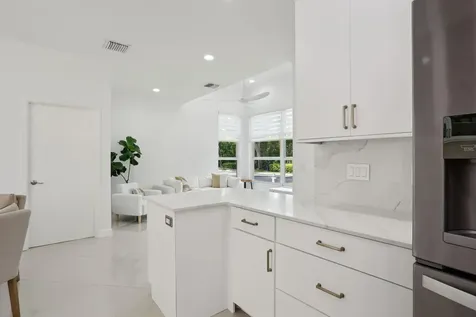 6692 Nw 25th Way Boca Raton FL 33496