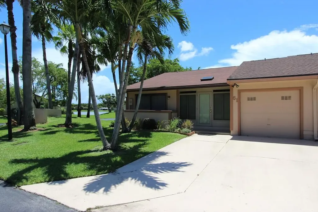 61 Mayfair Lane Boynton Beach FL 33426