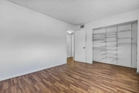 3905 N Nob Hill Road Sunrise FL 33351