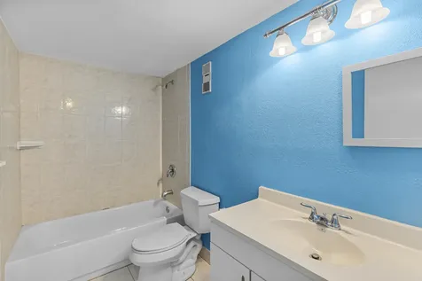 3905 N Nob Hill Road Sunrise FL 33351