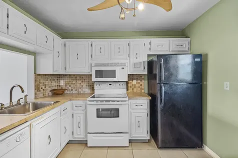 3905 N Nob Hill Road Sunrise FL 33351