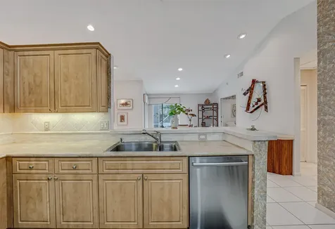 9870 Harbour Lake Circle Boynton Beach FL 33437