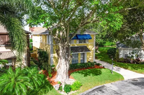 27 Sw 5th Way Boca Raton FL 33432