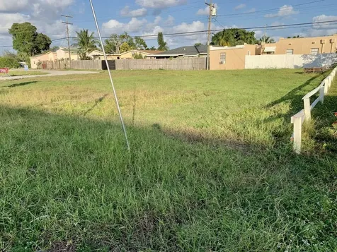 1616 N Dixie Highway Lake Worth Beach FL 33460