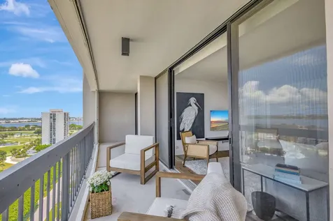 2425 Presidential Way West Palm Beach FL 33401