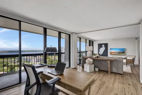 2425 Presidential Way West Palm Beach FL 33401