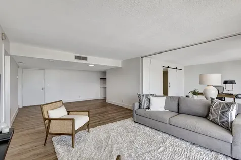 2425 Presidential Way West Palm Beach FL 33401