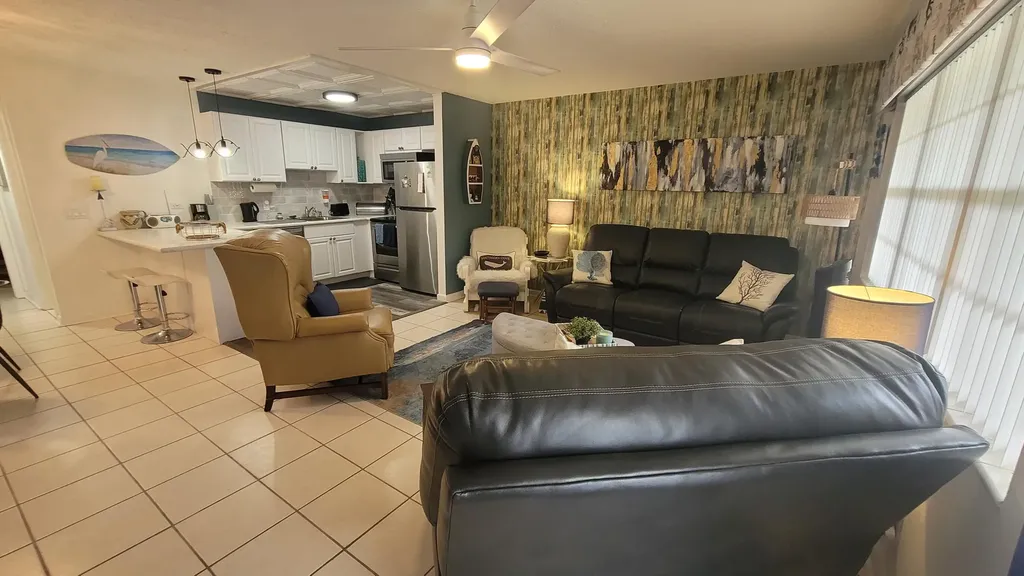 201 Kent L West Palm Beach FL 33417