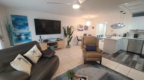 201 Kent L West Palm Beach FL 33417