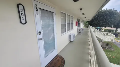 201 Kent L West Palm Beach FL 33417