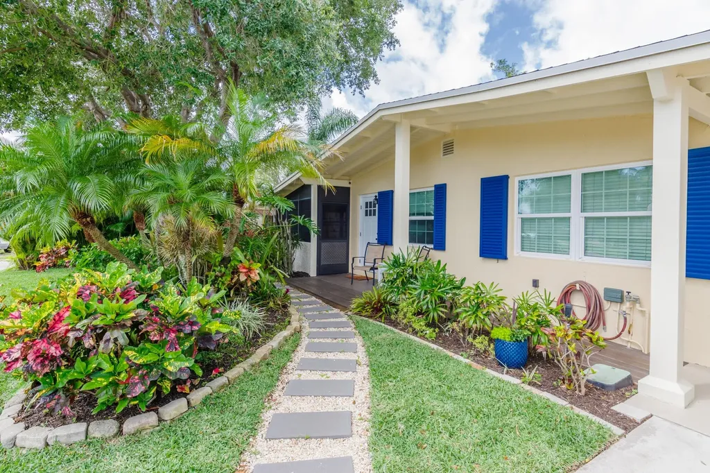 404 S Caloosahatchee Avenue Jupiter FL 33458