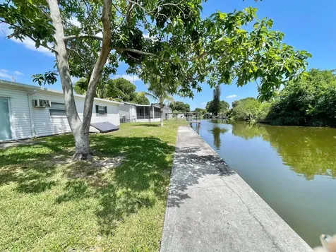 3020 Se 38th Avenue Okeechobee FL 34974