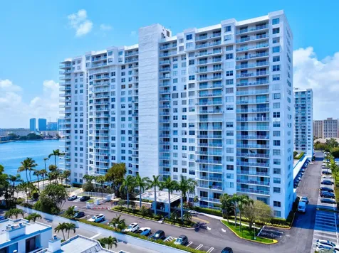 2851 Ne 183rd Street Aventura FL 33160