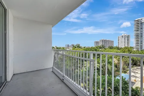2851 Ne 183rd Street Aventura FL 33160