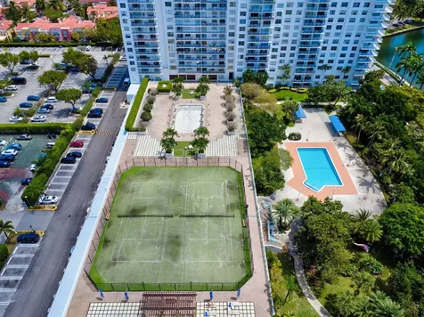 2851 Ne 183rd Street Aventura FL 33160