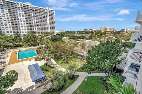 2851 Ne 183rd Street Aventura FL 33160