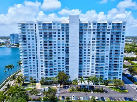 2851 Ne 183rd Street Aventura FL 33160