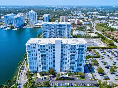 2851 Ne 183rd Street Aventura FL 33160