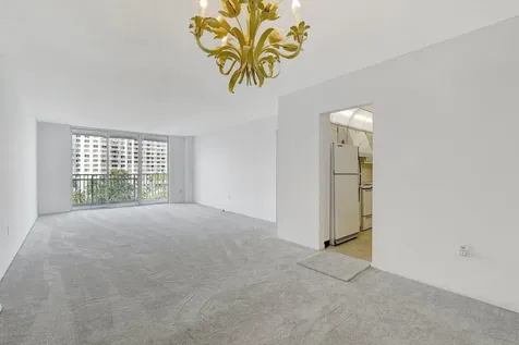 2851 Ne 183rd Street Aventura FL 33160