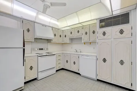 2851 Ne 183rd Street Aventura FL 33160