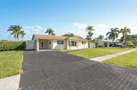 5040 NE 22nd Avenue Lighthouse Point FL 33064
