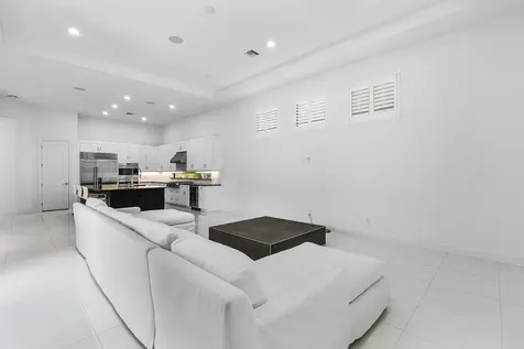 6990 Nw 27th Avenue Boca Raton FL 33496