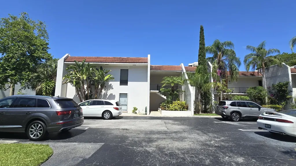 1823 Embassy Drive West Palm Beach FL 33401