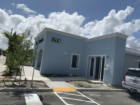 127 E Boynton Beach Boulevard Boynton Beach FL 33435