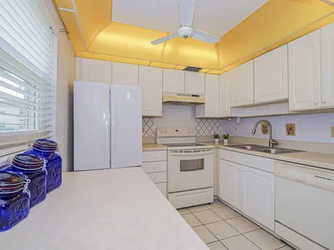 18 Vista Palm Lane Vero Beach FL 32962