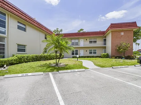 18 Vista Palm Lane Vero Beach FL 32962