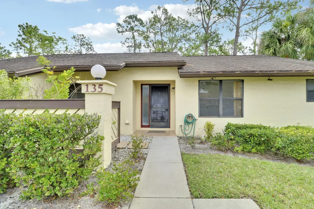 135 Manchineel Court Royal Palm Beach FL 33411